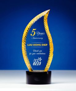 Cúp pha lê vinh danh hình chiếc lá